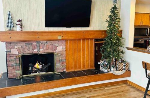 Lakeside Village House | Keystone Lakeside Condo