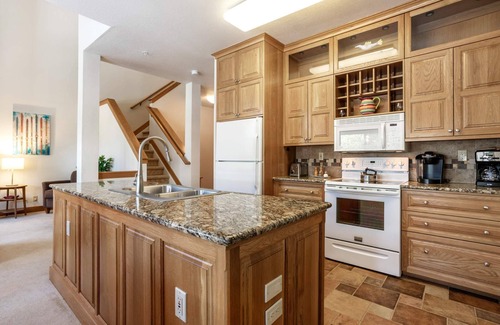 Lakeside Village Condo | Keystone Retreat: Great Mountain Views, Hot Tub, Riverfront Deck, and Convenient Access to Ski Lifts