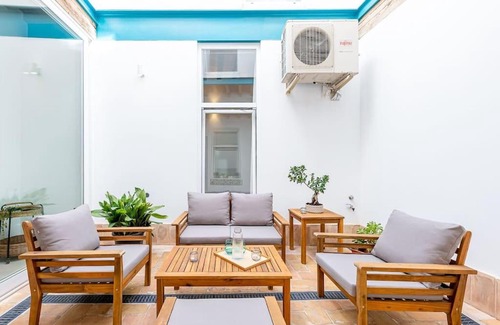 Capuchinos Apartment | KEYWISE Encantador apartamento Nordico en el centro 2 habitaciones y dos baños con terraza patio