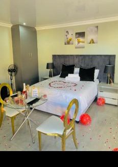 Mamaolo Cabin | KGADITSE ROAD LODGE