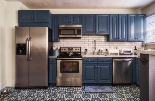 Wesley Heights House | Kid-Friendly 4BR|Pets OK|Near Uptown|Sleeps 8