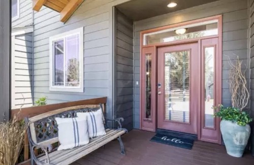 Redmond House | Kid friendly Eagle Crest Townhome w/private Hottub
