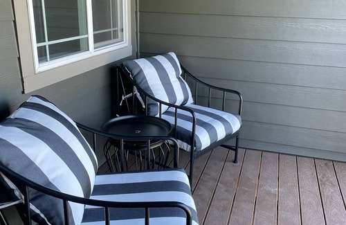 Redmond House | Kid friendly Eagle Crest Townhome w/private Hottub