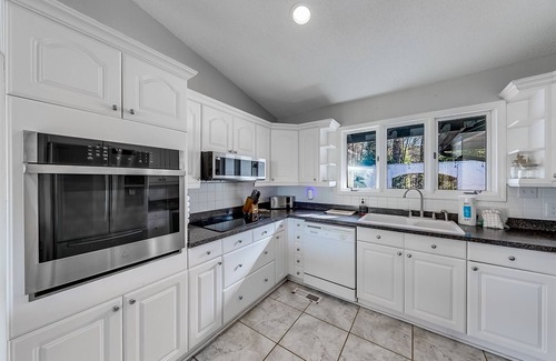 Helen House | Kies Poolside Mountain Villa - Prime Location Near Downtown Helen