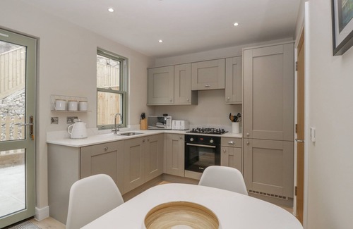Portland Cottage | KIMBERLIN, pet friendly, with a garden in Chiswell On Portland