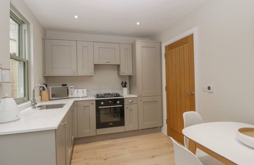 Portland Cottage | KIMBERLIN, pet friendly, with a garden in Chiswell On Portland