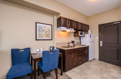 Kindersley Hotel | Kindersley All Suites Hotel