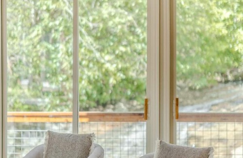 Franklin House | Kindling Falls - 60ft Waterfall!