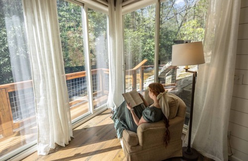 Franklin House | Kindling Falls - 60ft Waterfall!