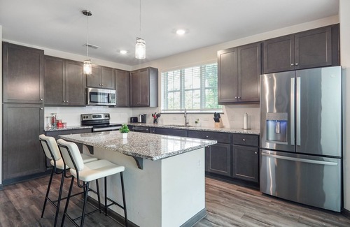 North Raleigh Apartment | King 3BR Suite in North Raleigh