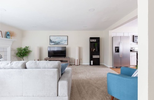 Alpharetta House | KING BD, Downtown Alpharetta, Spacious, & Renovated