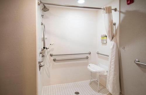 Jackson Apartment | King Bed Apt Studio 227