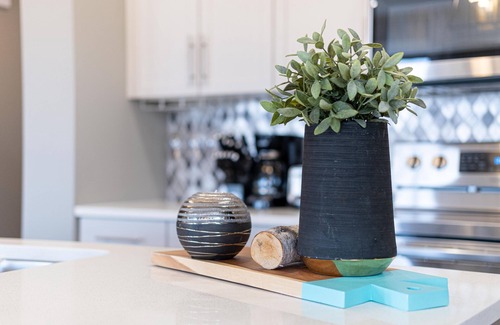 Fort Gary House | King Bed Astounding Cinematic Sunset in trendy location, South City