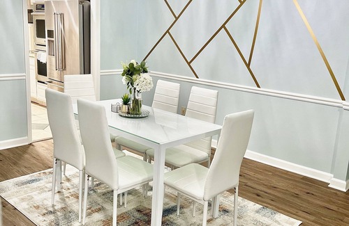 Berclair House | King Bed Cozy Urban Retreat-Central Memphis