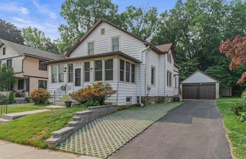 Narberth House | King Bed Gym Parking AC Train