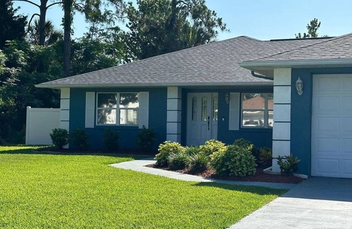 Palm Coast House | King BED Hottub Palm Coast