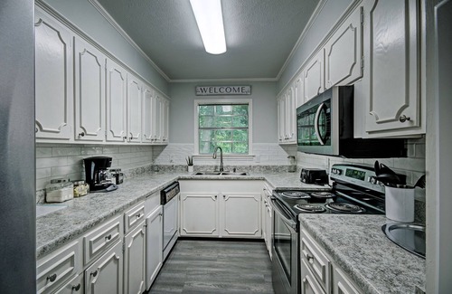 Tougaloo House | *King* Bed In Heart of City Close to the Reservoir