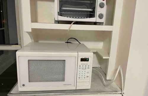 Johnstown Apartment | King Bed Private Apartment Near Hospital, Arena