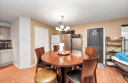 Barker House | King Bed Private Bathroom.Fast Wi-fi.Projector