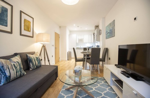 Windsor Apartment | King Edward No.2 - Beautiful apartment in Windsor with parking.