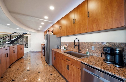Cheyenne Canyon House | King of the mountain sleeps 10