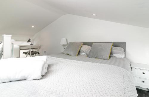 Stevenage House | King Pin Corner