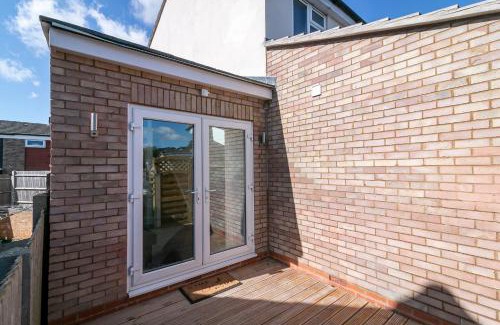 Stevenage House | King Pin Corner
