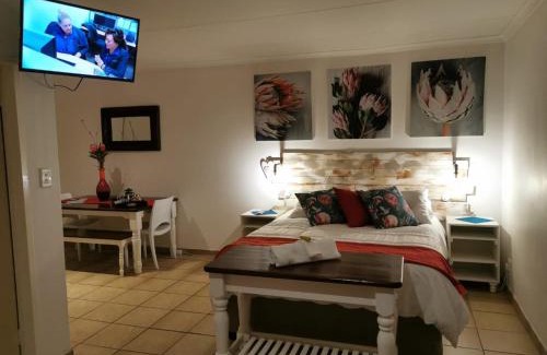 Erasmuskloof Apartment | King Protea Self Catering Accommodation in Erasmuskloof, Pretoria East