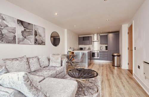 Leeds Apartment | King River Canal View& Free Secure Parking!