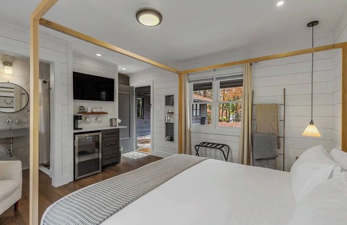 Cashiers Hotel | King Room at our Boutique Bed and Brewery