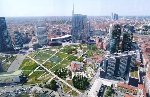 Centro Direzionale Apartment | King's House Bosco Verticale Unicredit Tower Gaeaulenti