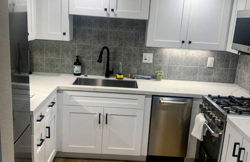 Beach Barber Tract Condo | King Size Bed in Village of La Jolla