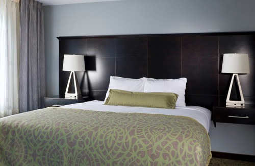 North Wales Apartment | King Studio | Pool & Hot Tub Access