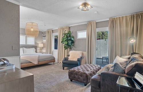 Rapid City Bed & Breakfast | King Suite 4 - Black Forest Inn Bed and Breakfast