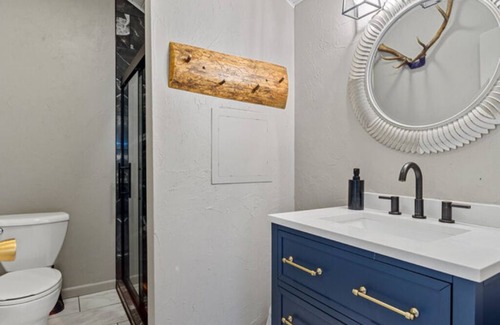 Rapid City Bed & Breakfast | King Suite 7 - Black Forest Inn Bed and Breakfast