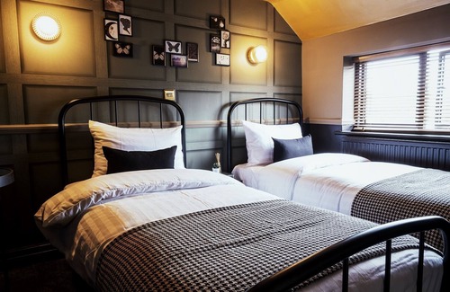 Wilmslow Hotel | King William Rooms