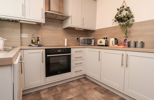 Eshton Cottage | KINGFISHER COTTAGE, 11 AIREBANK TERRACE, pet friendly in Gargrave