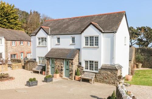 Watermouth House | Kingfisher Cottage