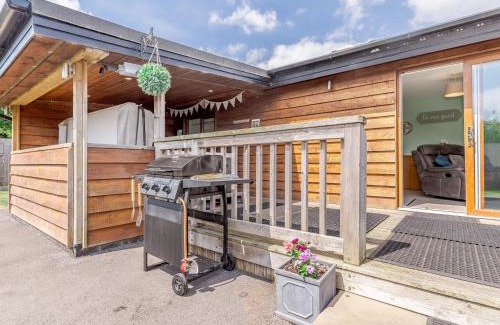 Arnold House | Kingfisher Lodge