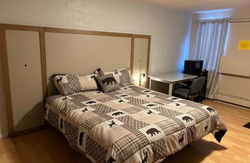 Cold Lake Hotel | Kings Court Motel