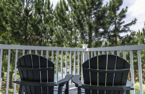 Lackey House | Kings Creek Resort- 2 BR w/Full Kitchen, Indoor & Outdoor Pools, Sleeps 6!