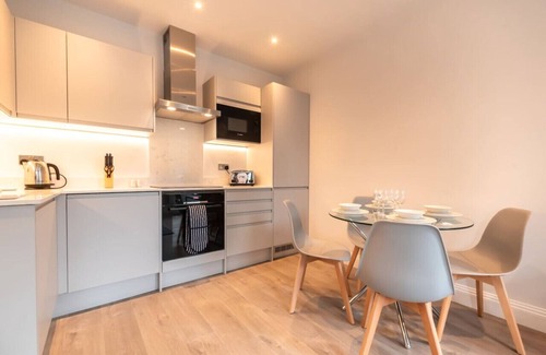Staines Apartment | Kingsbridge House Apartment Six