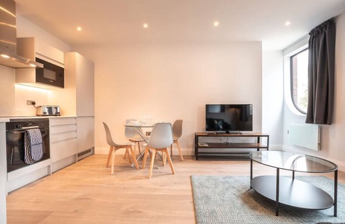 Staines Apartment | Kingsbridge House Apartment Six