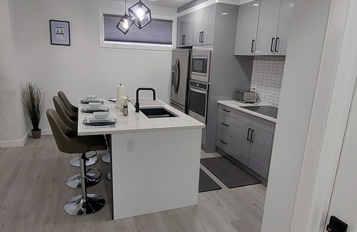 Spruce Grove House | Kingsbury Oasis