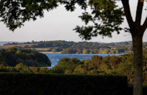 Compton Martin House | Kingsley Lake View & Paddocks - A group retreat with hot tub, sports bars & spectacular lake views in the Mendip Hills AONB