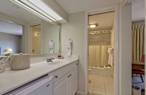 Clayton Hotel | Kingwood Resort