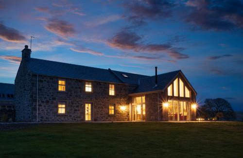 Murthly House | Kipney Farmhouse with hot tub