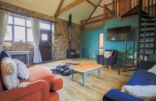 Hawkridge House | Kiri & Norton a Combined Retreat for 10 Guests