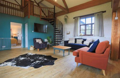 Hawkridge House | Kiri & Norton a Combined Retreat for 10 Guests