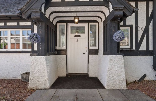 Coatbridge House | Kirkstyle Cottage - Luxury 4 bedroom home